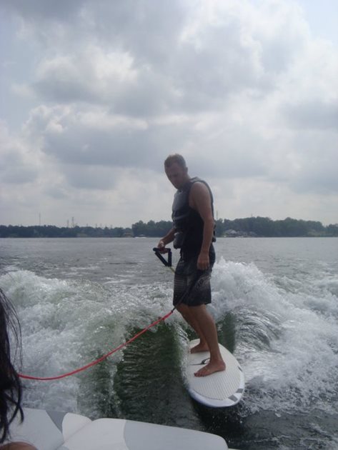 Wakesurfing