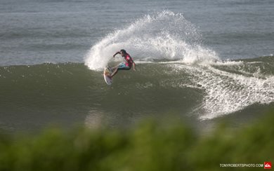 Quarterfinalists Decided at ASP 3-Star Copa Quiksilver El Salvador