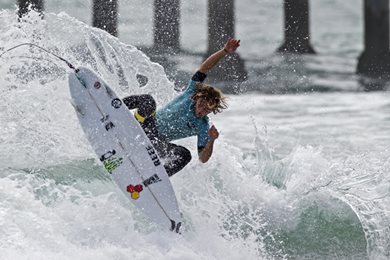 Coffin and Van Dijk Win Nike US Open of Surfing Pro Junior Mens Quarterfinalists Decided