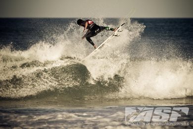 Small Surf and Big Maneuvers on Day 1 of Airwalk Pro Junior