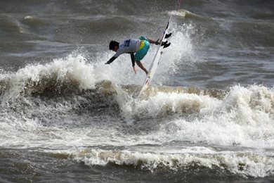 Hiroto Arai Wins Murasaki Shonan Open ASP 5-Star Pro Junior