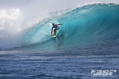 Worlds Best Go Ballistic in Pumping Restaurants for Volcom Fiji Pro