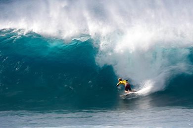 Florence Victorious at Volcom Pipe Pro Overturns OBrien in Final Seconds