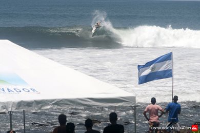 Copa Quiksilver El Salvador Completes Opening Rounds in Clean Conditions