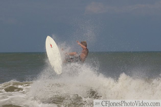 Hurricane Irene waves 08-26-2011