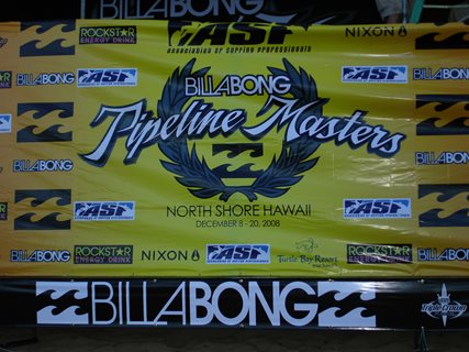 Billabong Pipeline Masters Day 1