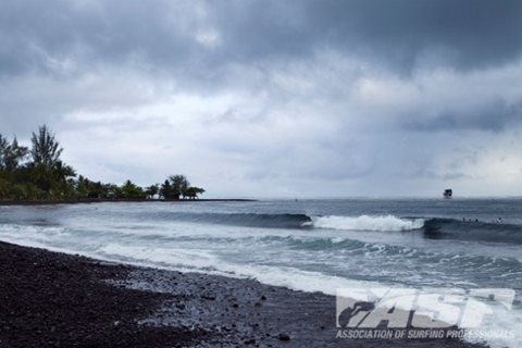 Inclement Winds Force Lay Day as Swell Builds at Billabong Pro Tahiti