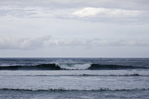 Official Surfline Forecast for Remainder of Reef Hawaiian Pro Waiting Period