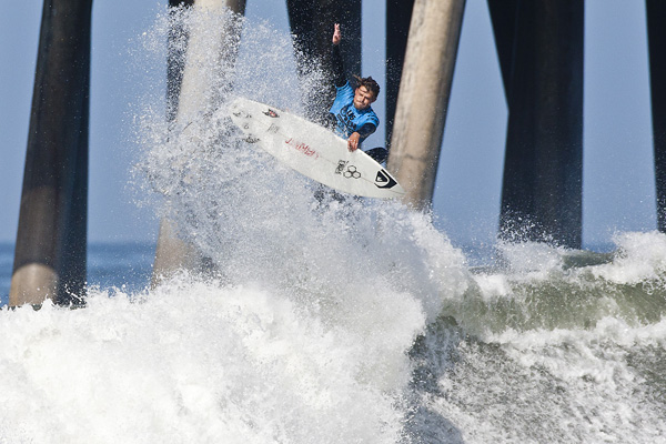 Increasing Swell Delivers Action Packed Day at ASP PRIME Nike US Open of Surfing