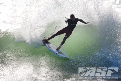 Round 2 of Rip Curl Pro Portugal is ON-HOLD, Possible Re-Start Today