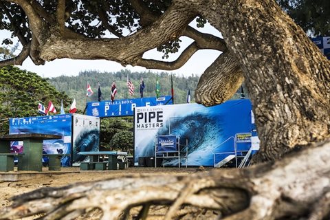 Holding Pattern Continues for Billabong Pipe Masters, Final Day Expected Tomorrow