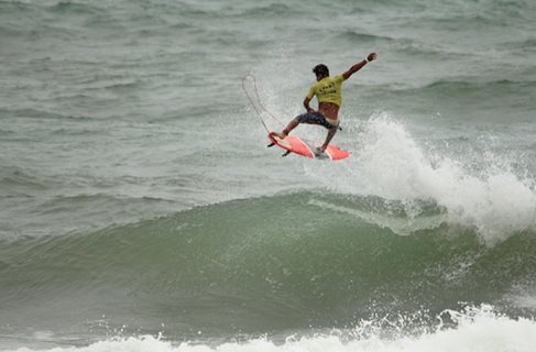 Italo Ferreira Shines at the ASP 4-Star Mahalo Surf Eco Festival in Brazil