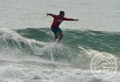 High Seeds Dominate Round 2 at the Riyue Bay ASP World Longboard Championships
