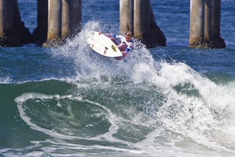 Wildcard Filipe Toledo and Lakey Peterson Take ASP Pro Junior Wins at Nike US Open of Surfing