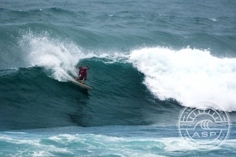 World Class Surfers Take on Three World Class Venues at Vans Triple Crown of Surfing