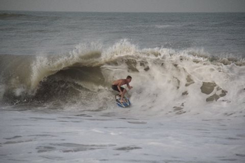 wipe out wed surf report